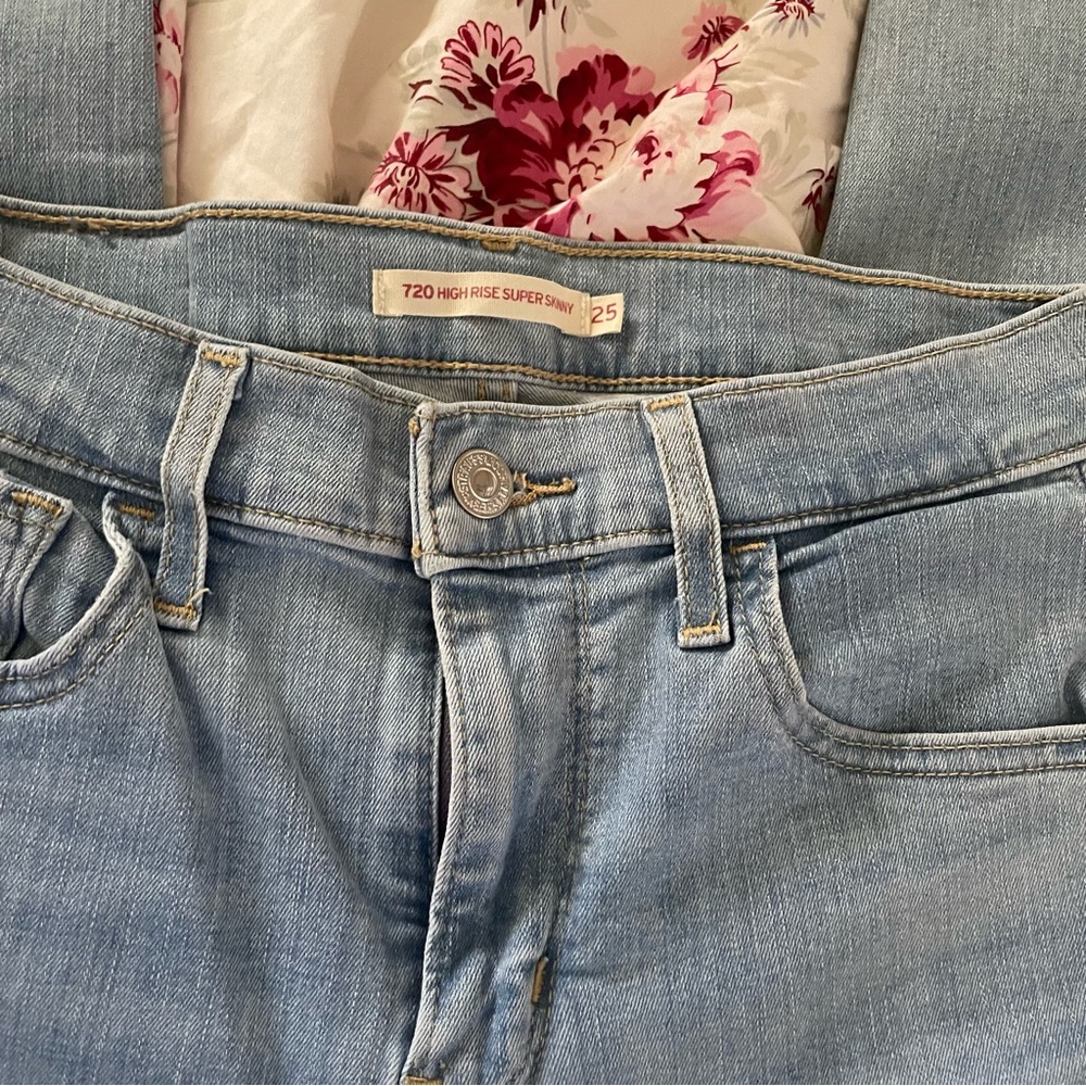 Levi High Rise Distressed Skinny Jeans - Picture 2 of 4